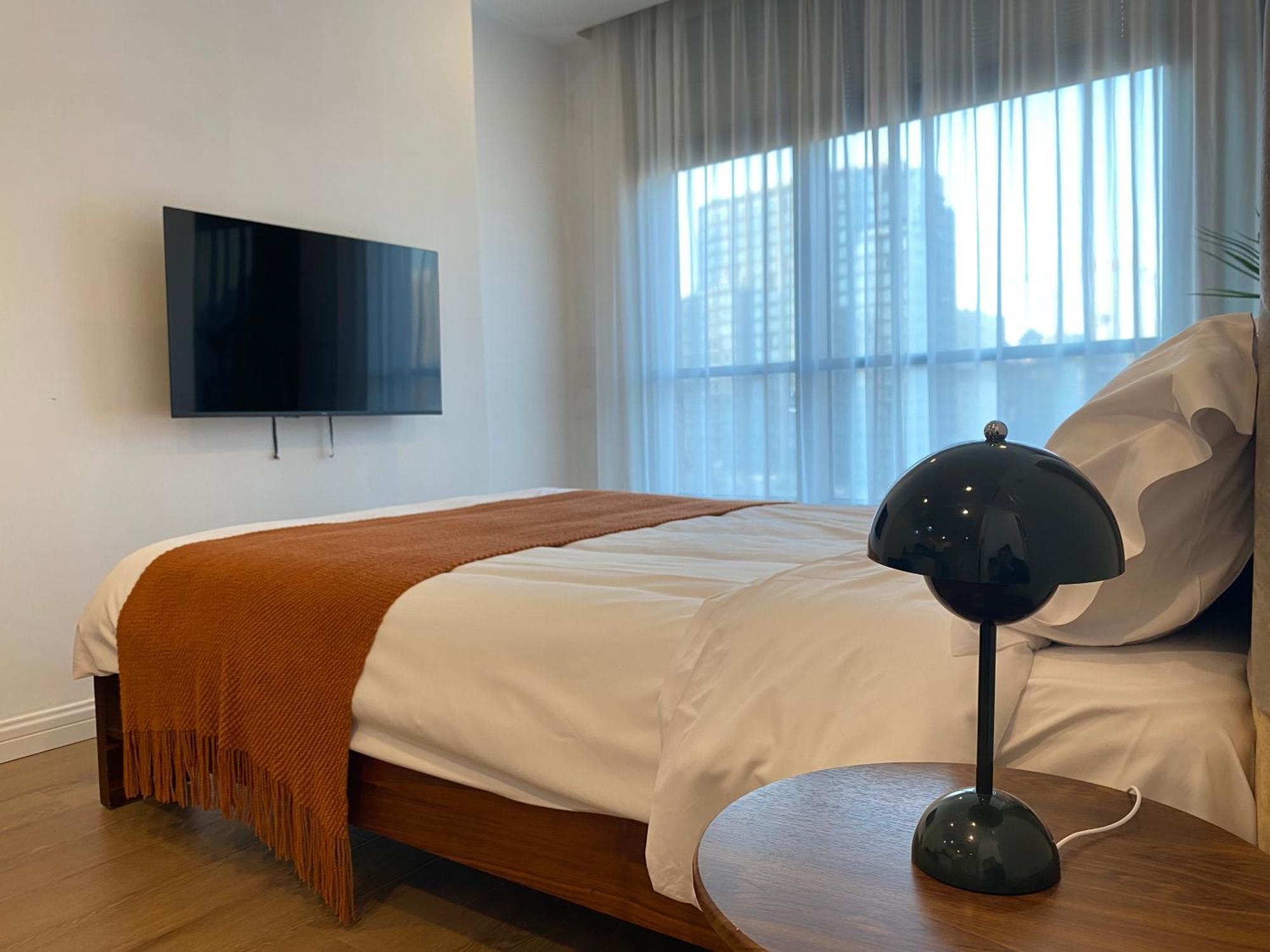 River House Near The Peoples Square And The Bund Shanghai Exteriör bild