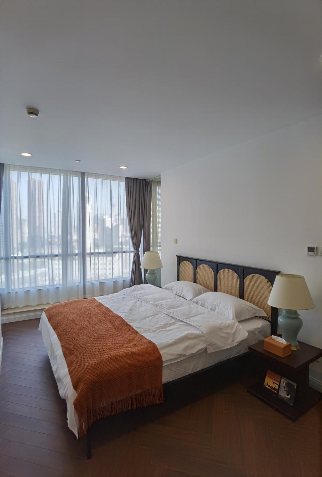 River House Near The Peoples Square And The Bund Shanghai Exteriör bild
